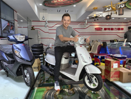 說到做到!老爹把車牽回家了!12/31前,上架中古車就能抽價值十萬的PGO Spring 125