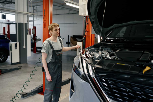 購入自售中古車那「後續保養」呢?SiCAR標車酷貼心為您解決還附保固