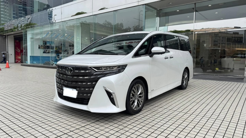 開了三天的Toyota Alphard PHEV 老爹試駕報告