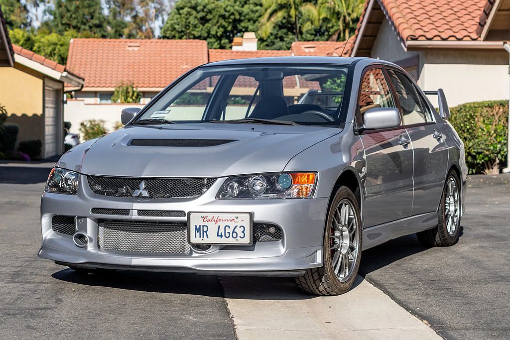 超低里程是關鍵！2006年的三菱Lancer Evolution IX MR拍出驚人高價