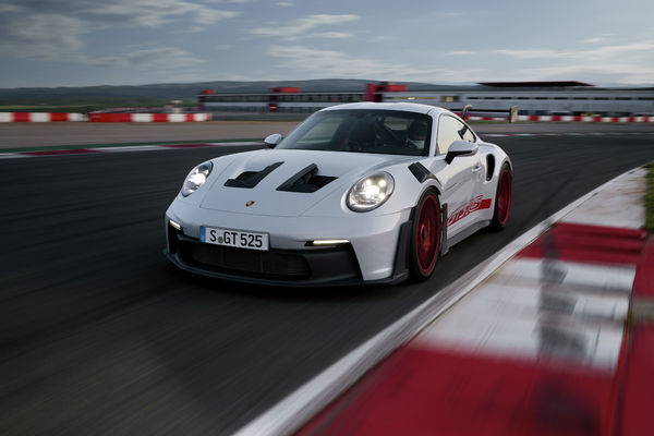 Porsche 911 GT3 RS  出現啦！預售價1223萬起！