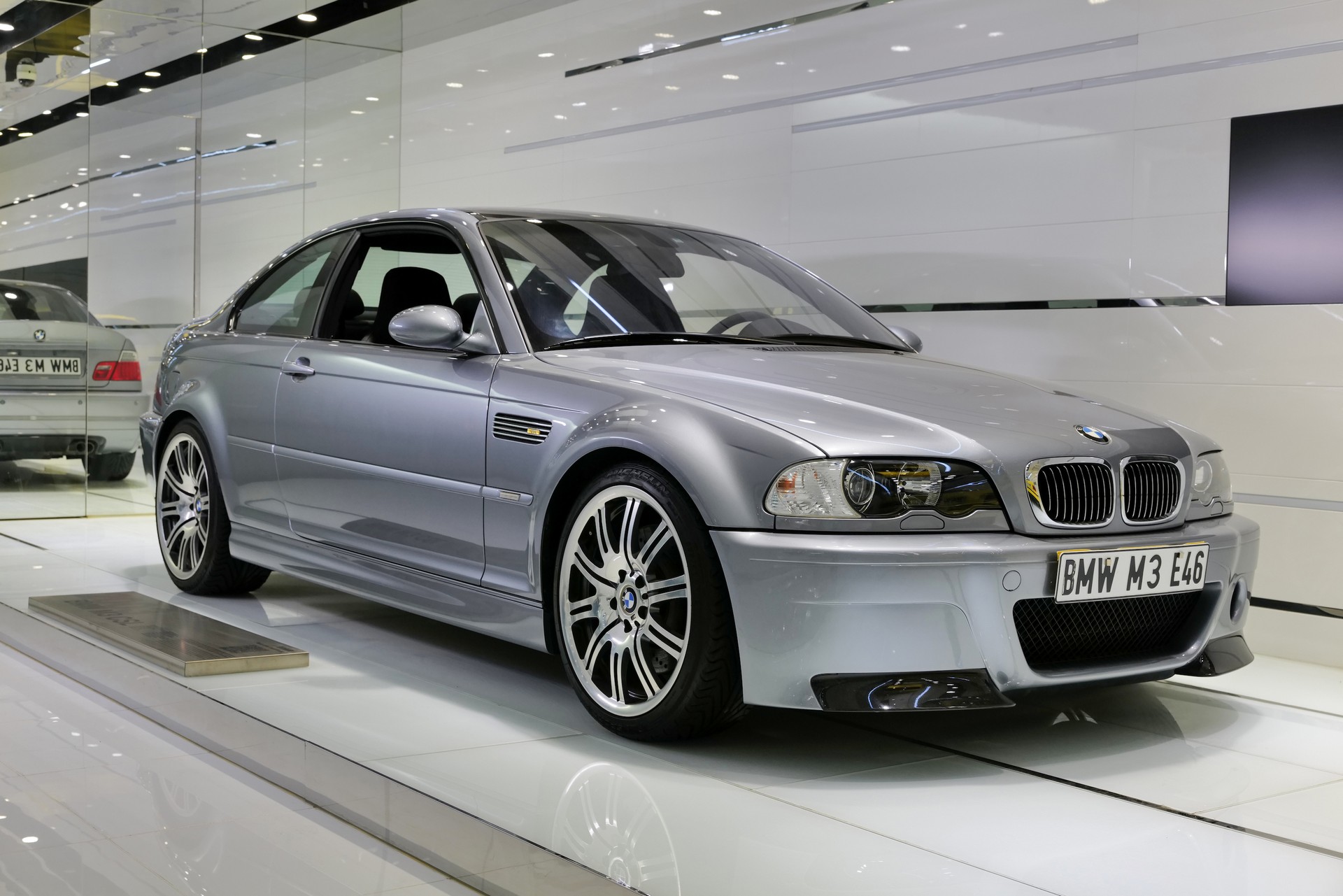 行駛里程僅4698km 夢幻2003年BMW E46 M3 CSL 拍賣網販售中