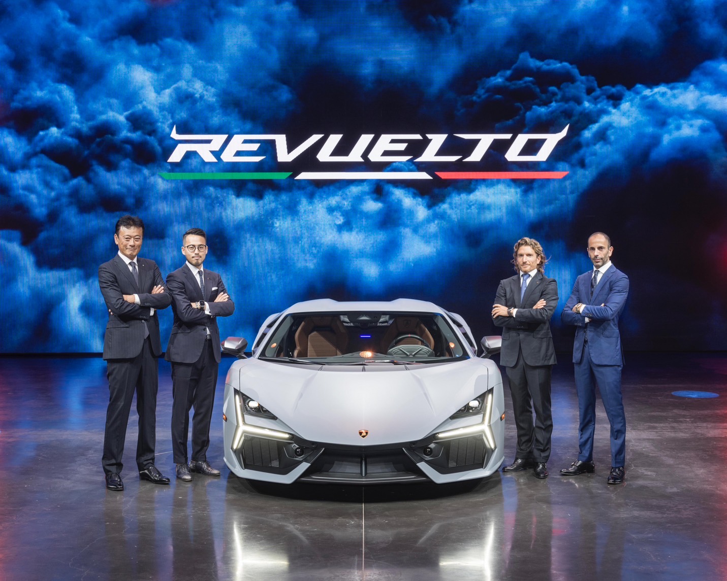 承襲經典．電掣未來Lamborghini Revuelto品牌首部V12混合動力性能超跑震撼抵臺