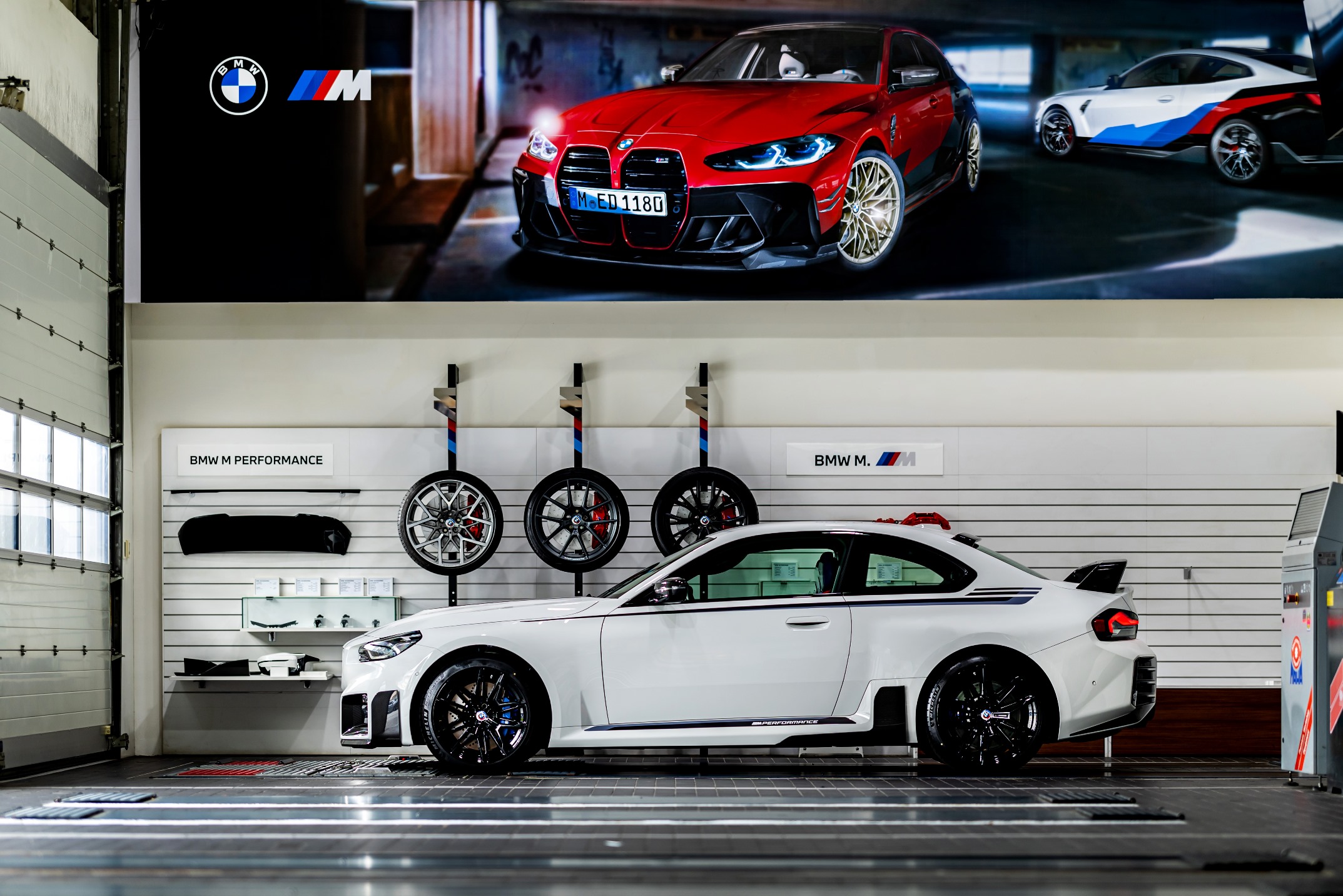 抓緊眾人的欣羨目光全新世代BMW M2 Coupé專屬BMW M PERFORMANCE套件  硬派跑格強悍升級