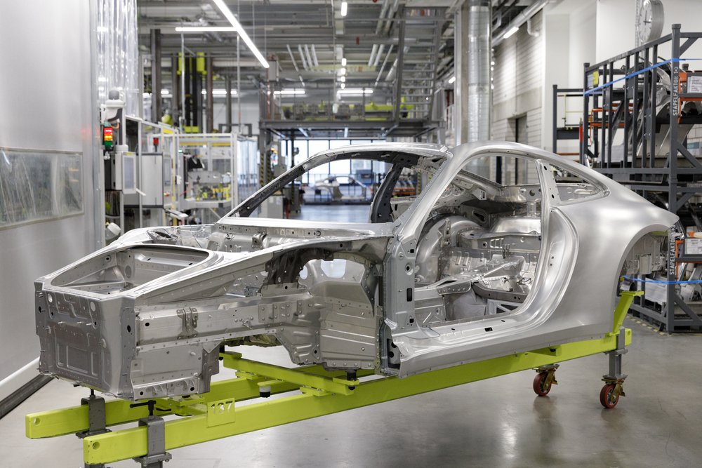 保時捷與H2 Green Steel攜手減碳保時捷跑車將從2026年起採用低排碳鋼