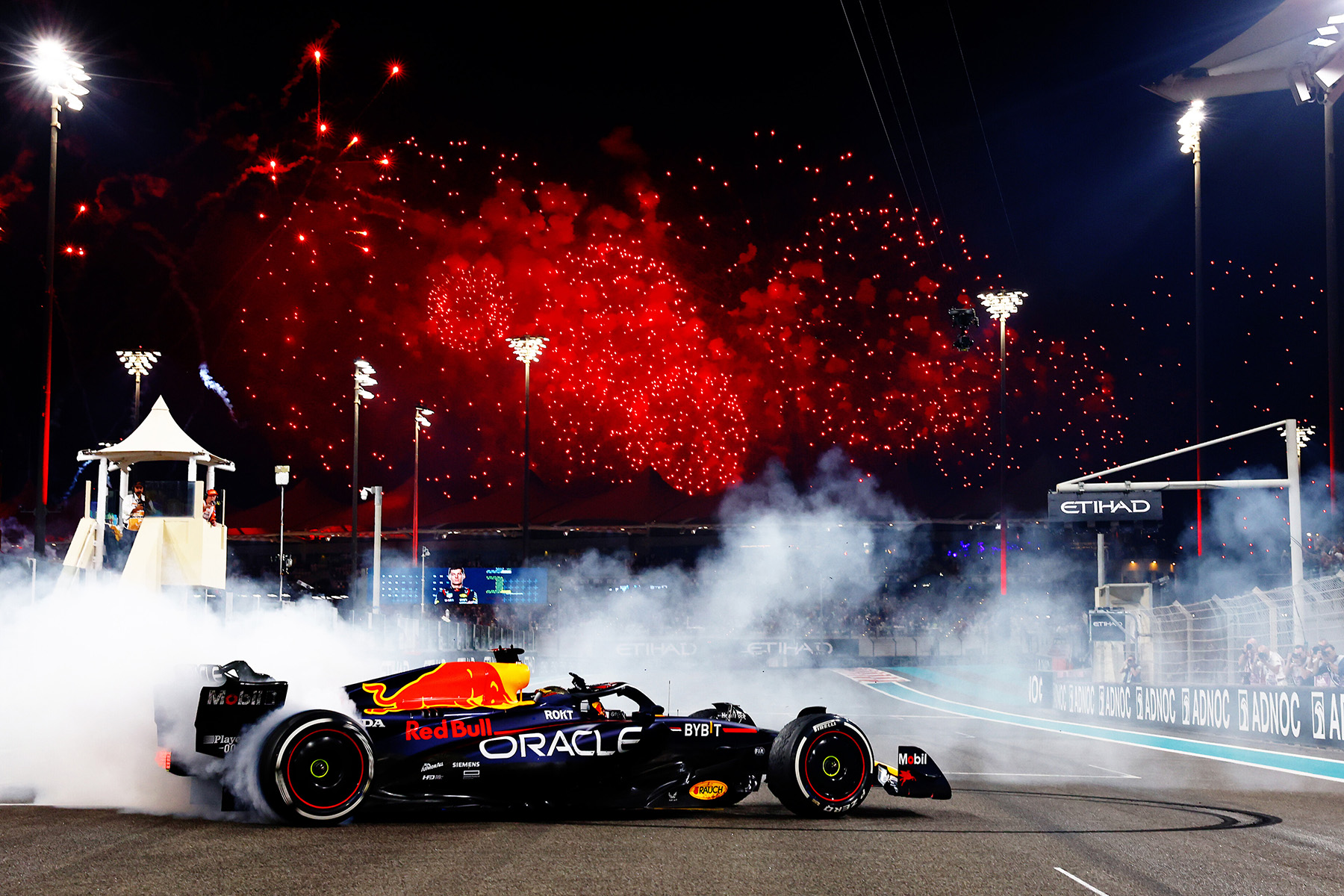 史無前例！Max Verstappen單季領先圈數破千Red Bull車隊包辦2023年度車隊冠軍、車手1-2名寶座
