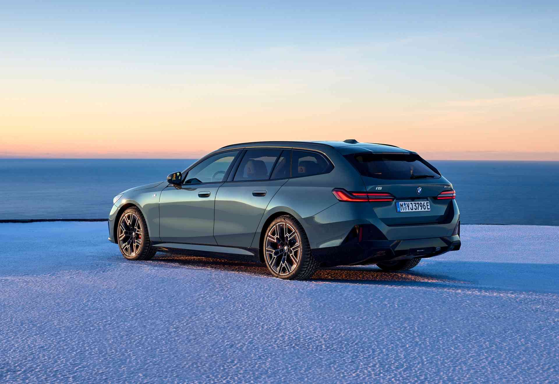 車壇唯一 強勢襲捲豪華電能市場全新BMW i5 Touring純電豪華旅行車 預購啟動