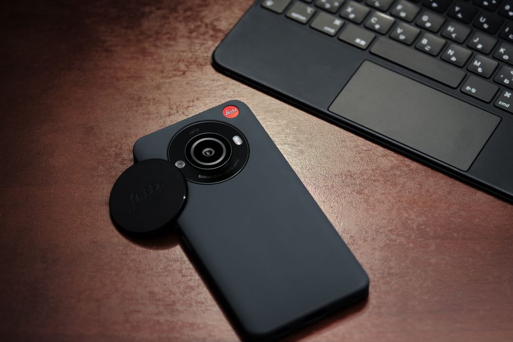 Leitz Phone 3Leica Camera AG 推出新款智慧型手機，採用新 Leitz 濾鏡和「可變光圈」的標誌性設計2024 年 4 月開始日本獨家銷售